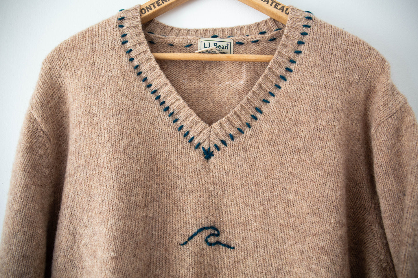 Natural Wave V-Neck Wool Sweater, XL
