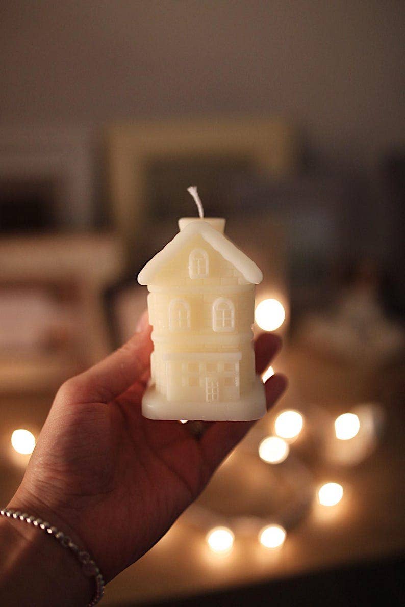 Norwegian Cottage Beeswax Candle