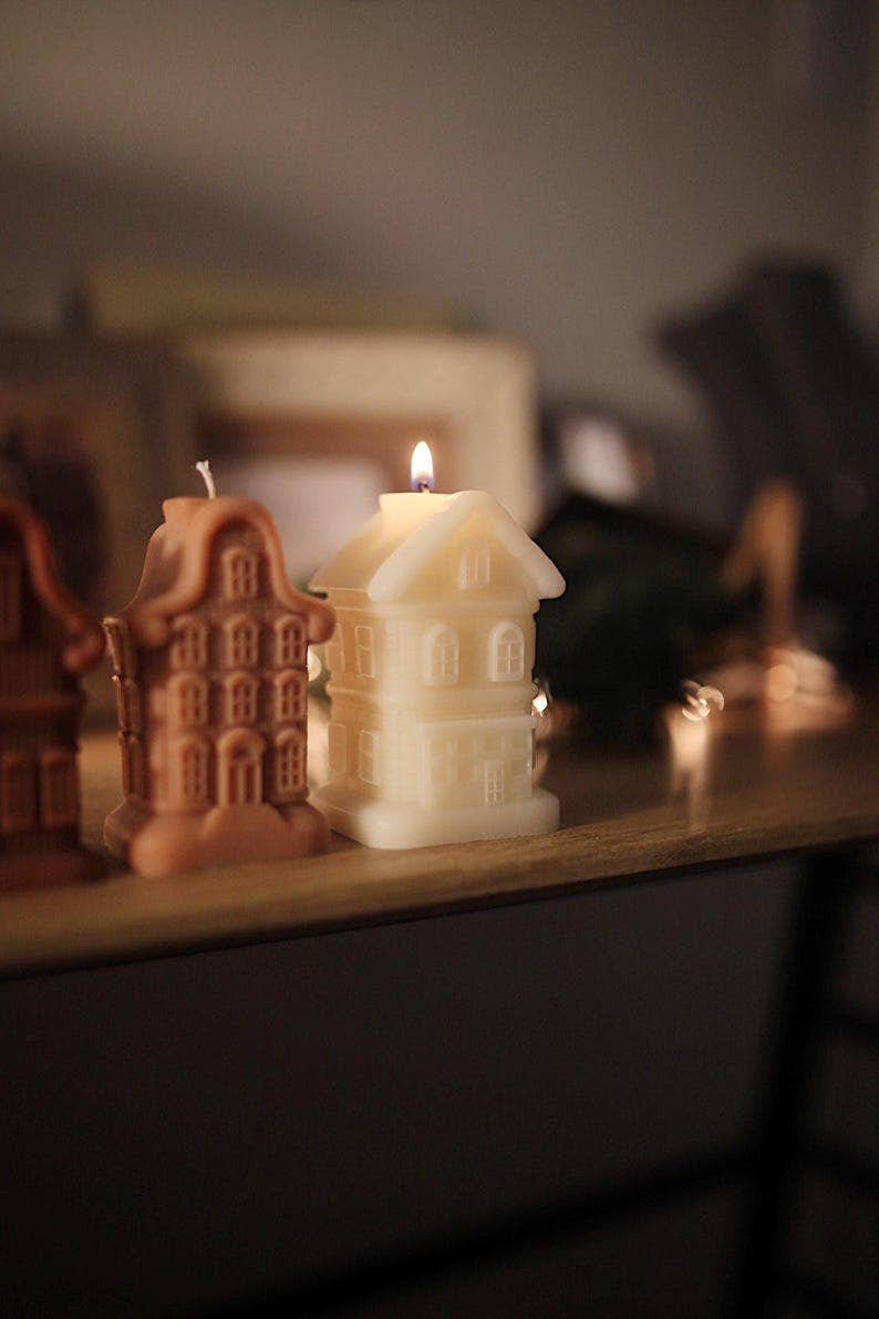 Norwegian Cottage Beeswax Candle